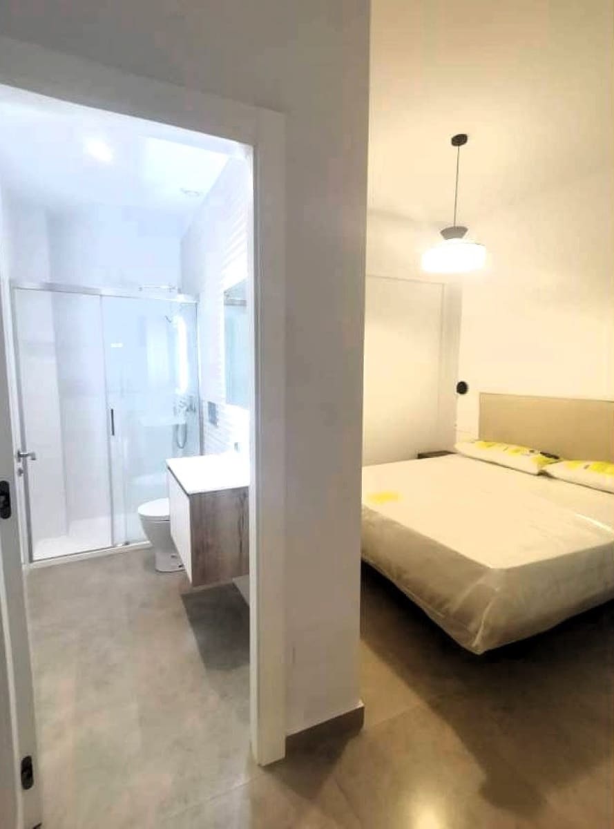 2 makuuhuone Huoneisto myytävänä paikassa Torrevieja mukana uima-altaan - 249 000 € (Ref: 9567973)