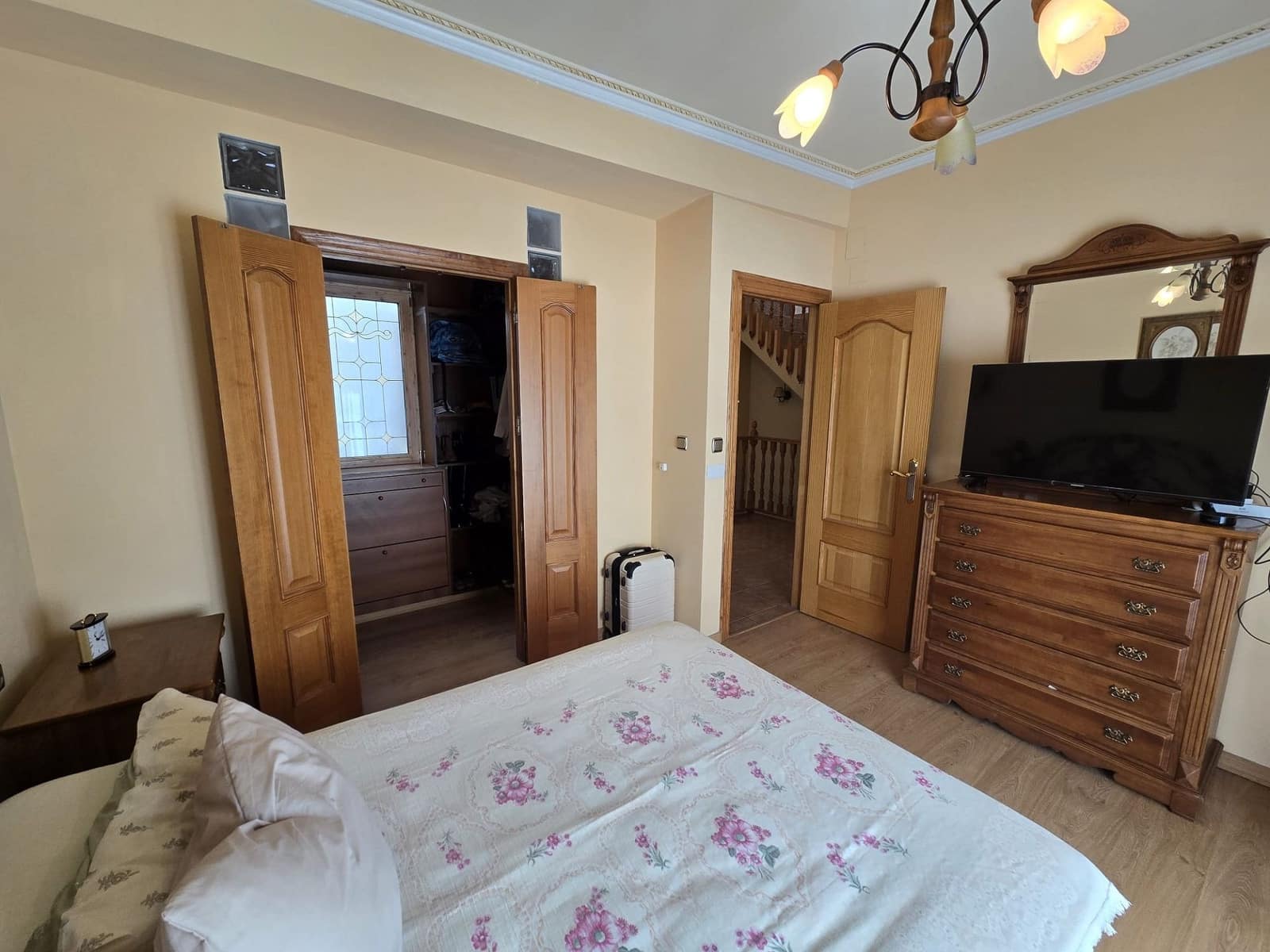 5 soveværelse Byhus til salg i Sax med garage - € 175.000 (Ref: 9570461)