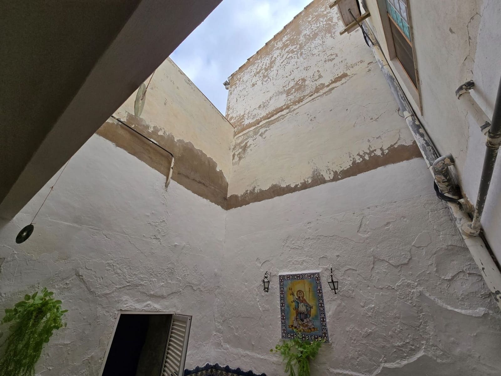 5 soveværelse Byhus til salg i Sax med garage - € 175.000 (Ref: 9570461)