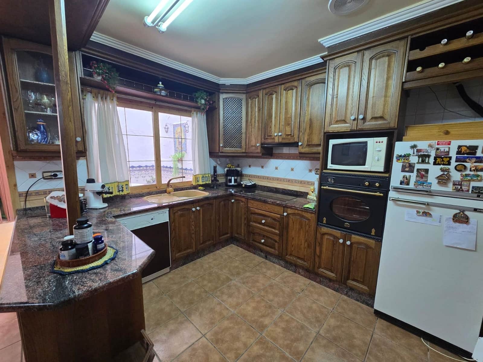 5 soveværelse Byhus til salg i Sax med garage - € 175.000 (Ref: 9570461)