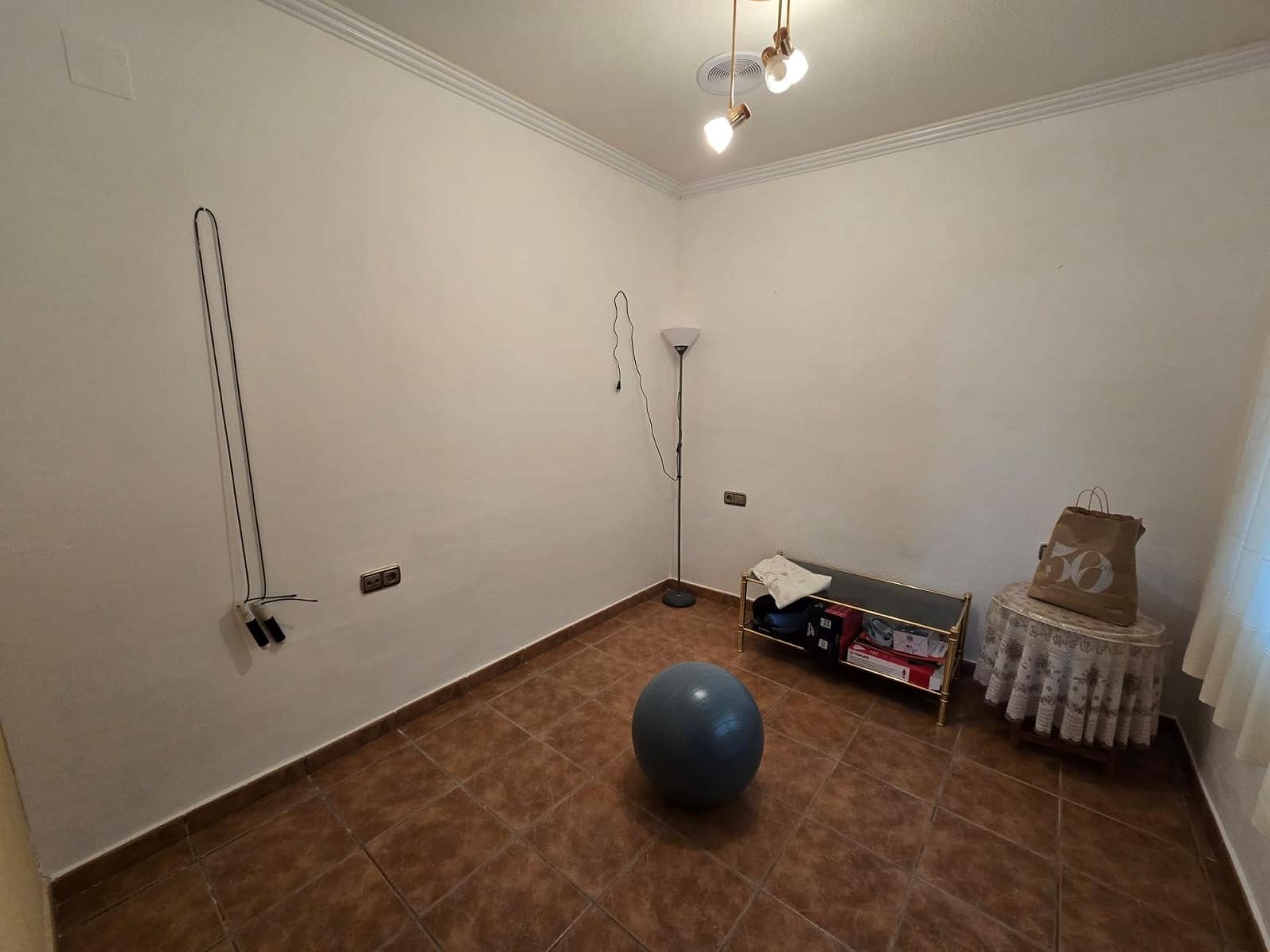 5 soveværelse Byhus til salg i Sax med garage - € 175.000 (Ref: 9570461)