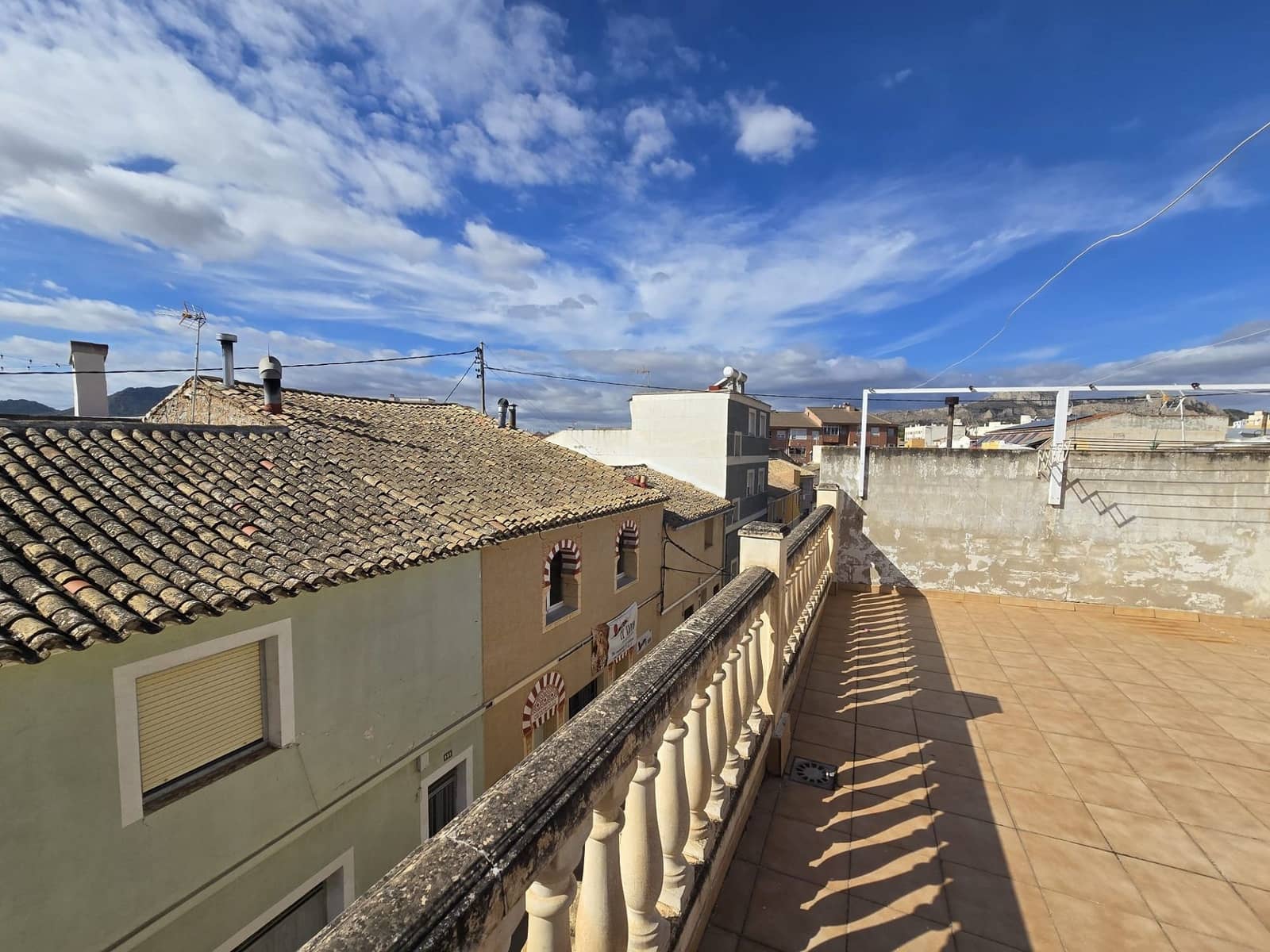 5 soveværelse Byhus til salg i Sax med garage - € 175.000 (Ref: 9570461)