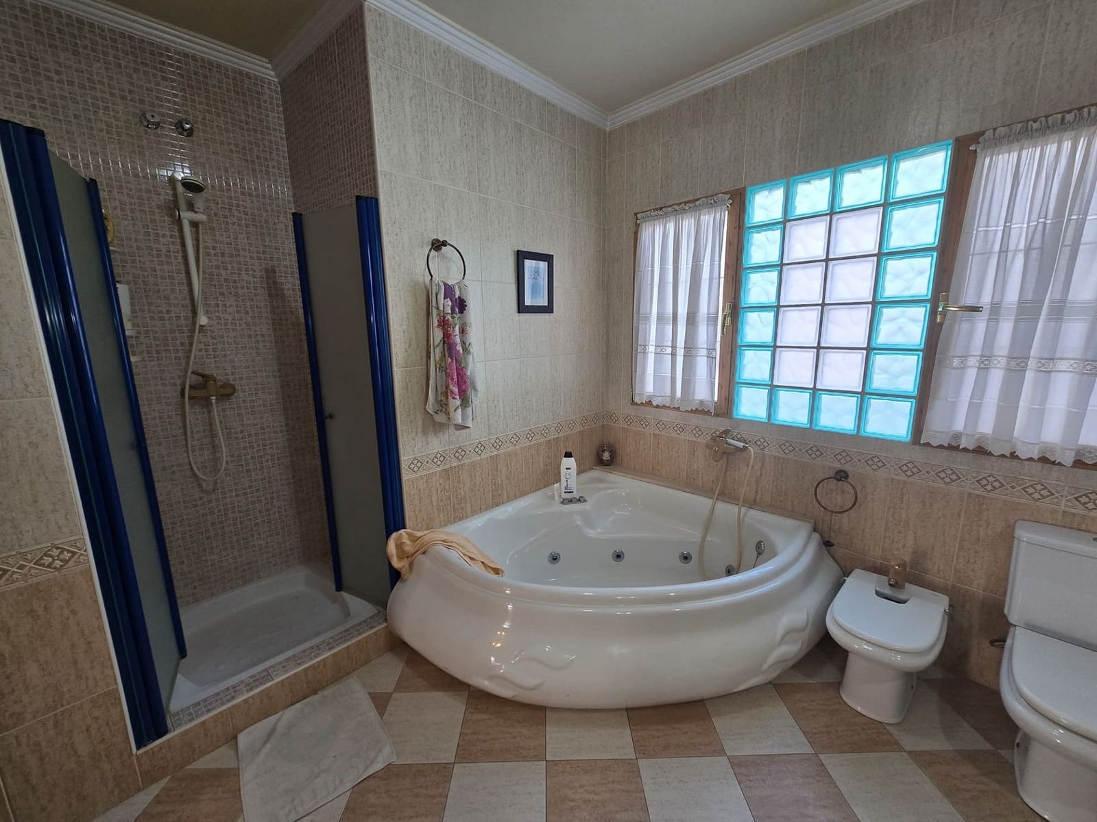 5 soveværelse Byhus til salg i Sax med garage - € 175.000 (Ref: 9570461)