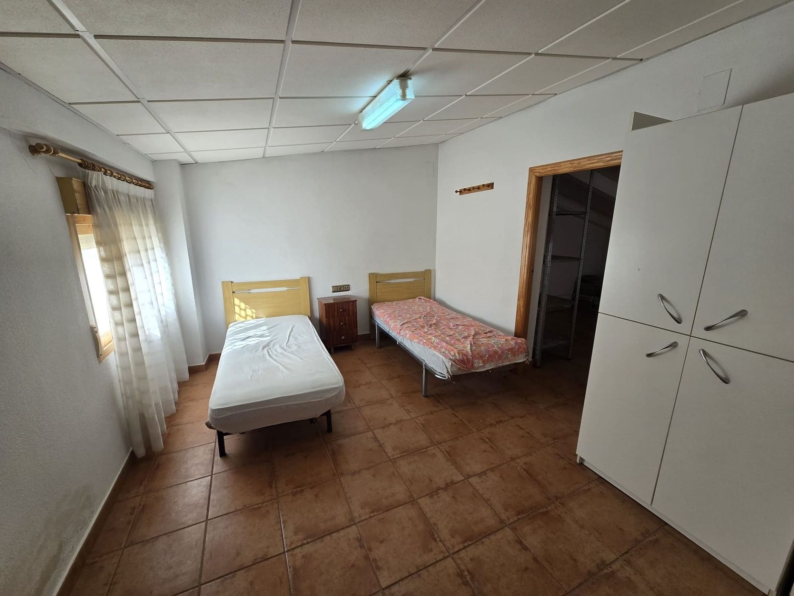 5 soveværelse Byhus til salg i Sax med garage - € 175.000 (Ref: 9570461)