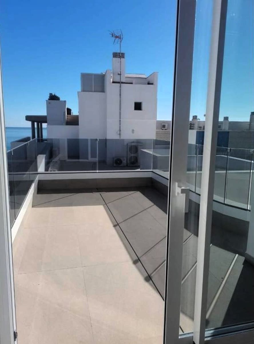 1 bedroom Apartment for sale in Torrevieja with pool - € 425,000 (Ref: 9570560)