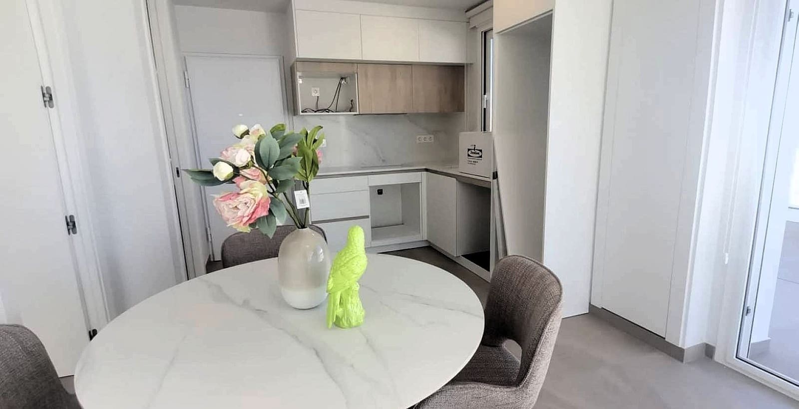 1 bedroom Apartment for sale in Torrevieja with pool - € 425,000 (Ref: 9570560)