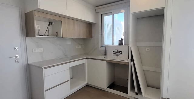 1 bedroom Apartment for sale in Torrevieja with pool - € 425,000 (Ref: 9570560)