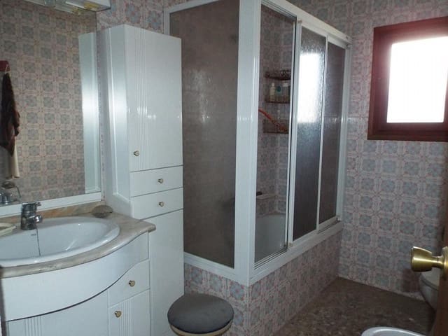 4 slaapkamer Appartement te koop in Caudete met garage - € 88.000 (Ref: 9573835)