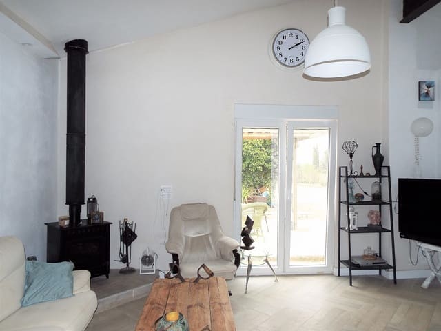 3 sypialnia Willa na sprzedaż w Caudete z basenem garażem - 257 000 € (Ref: 9573861)