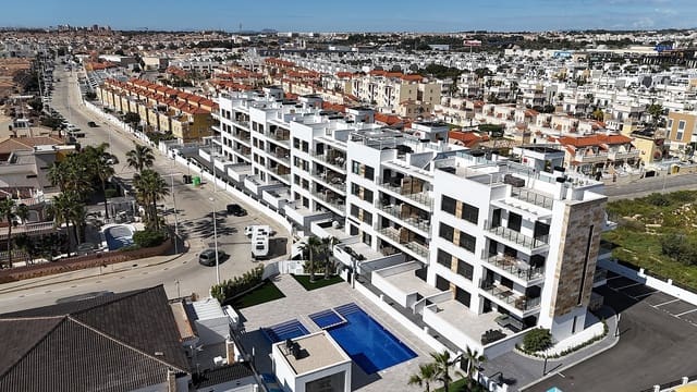 2 makuuhuone Kattohuoneisto myytävänä paikassa Playa Flamenca, Orihuela mukana uima-altaan - 529 950 € (Ref: 9573892)