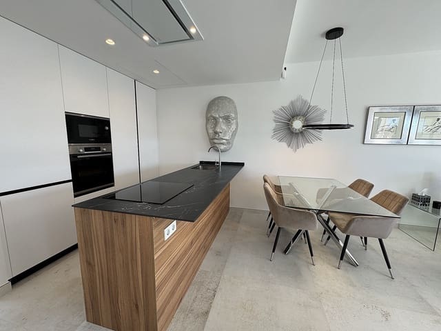 2 makuuhuone Kattohuoneisto myytävänä paikassa Playa Flamenca, Orihuela mukana uima-altaan - 529 950 € (Ref: 9573892)