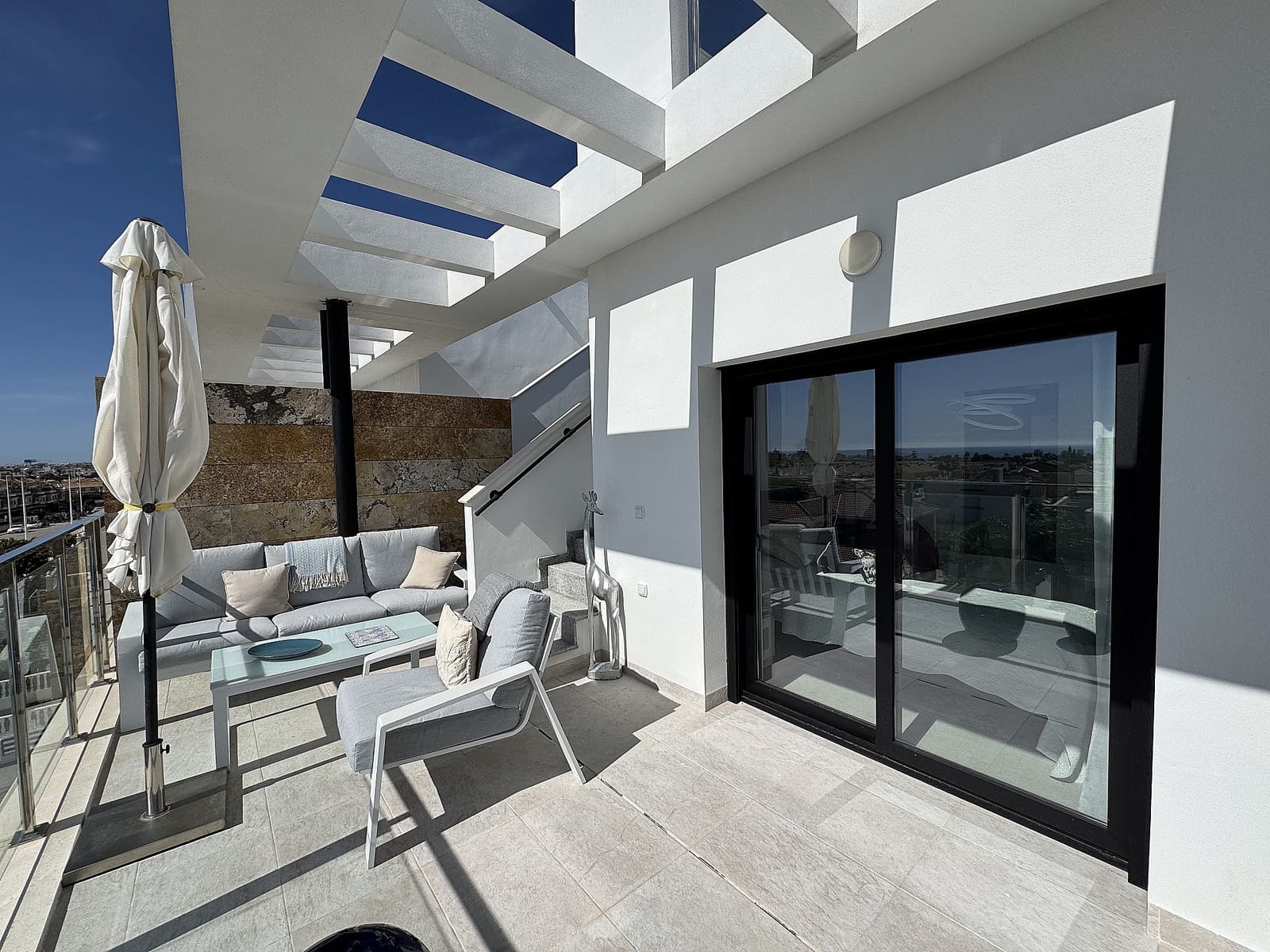 2 makuuhuone Kattohuoneisto myytävänä paikassa Playa Flamenca mukana uima-altaan - 529 950 € (Ref: 9573892)