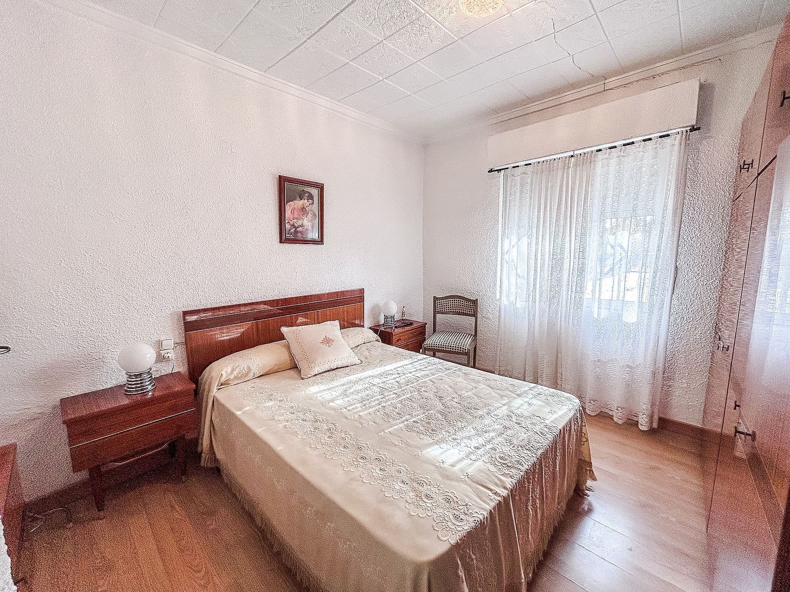 4 bedroom Villa for sale in Sax with pool - € 184,995 (Ref: 9573930)