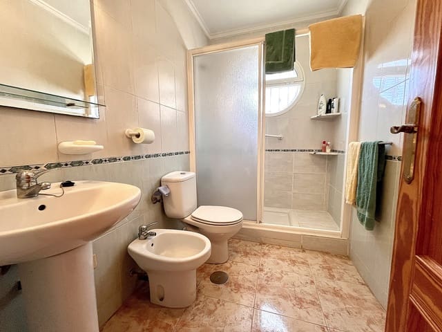 3 quarto Casa em Banda para venda em Playa Flamenca, Orihuela com piscina - 210 000 € (Ref: 9578426)