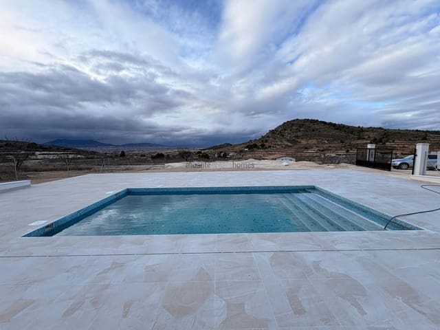 Chalet de 3 habitaciones en Encebras, Pinoso en venta con piscina - 399.995 € (Ref: 9585322)