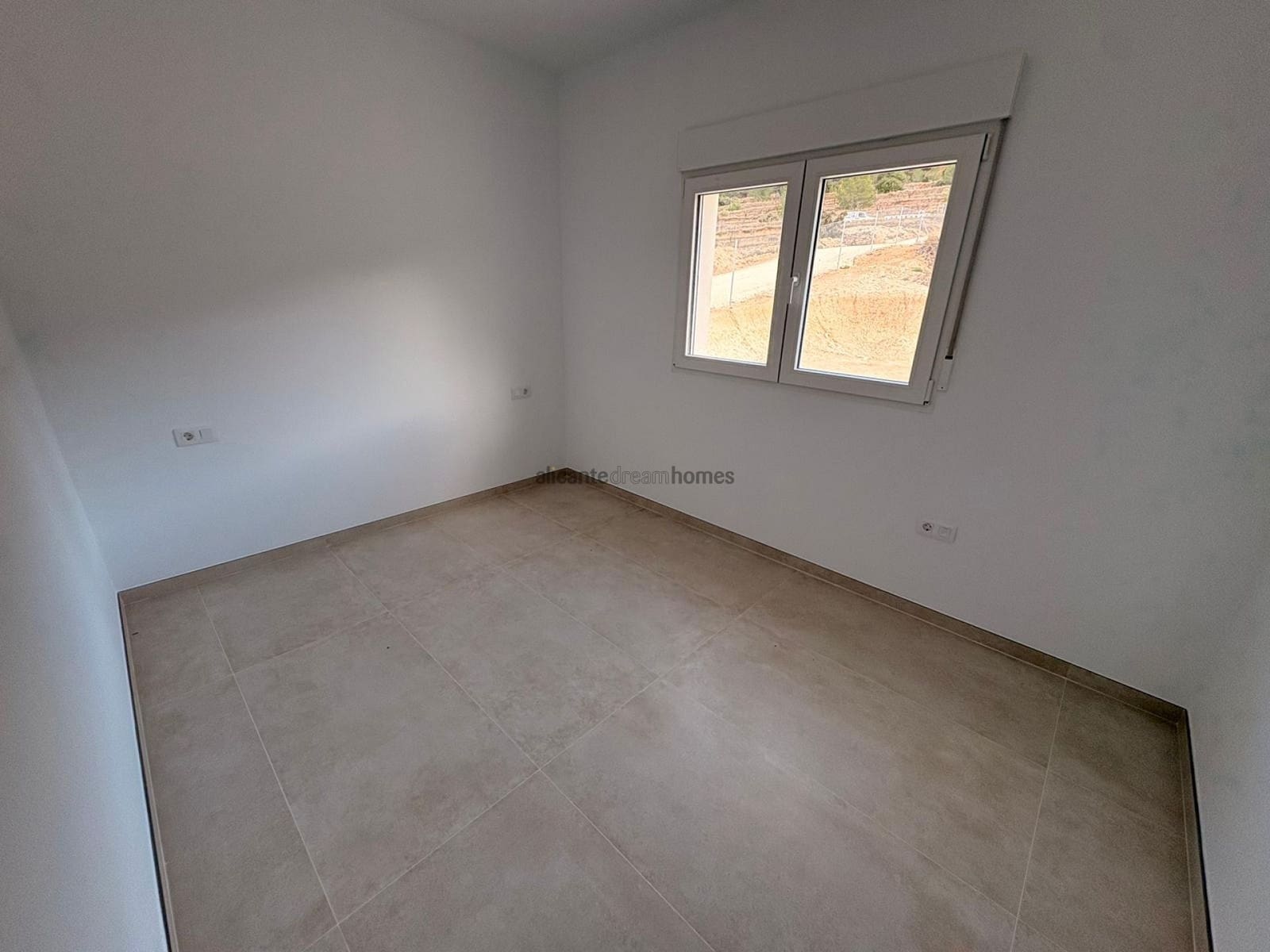 3 quarto Moradia para venda em Pinoso com piscina - 399 995 € (Ref: 9585322)