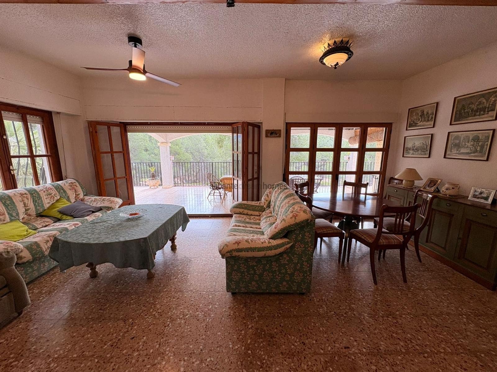 4 soverom Villa til salgs i Sax med svømmebasseng garasje - € 315 000 (Ref: 9590652)