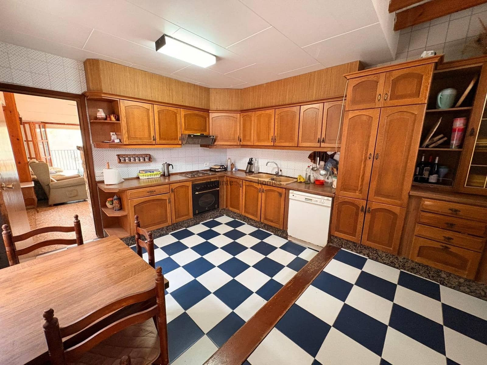 4 soverom Villa til salgs i Sax med svømmebasseng garasje - € 315 000 (Ref: 9590652)