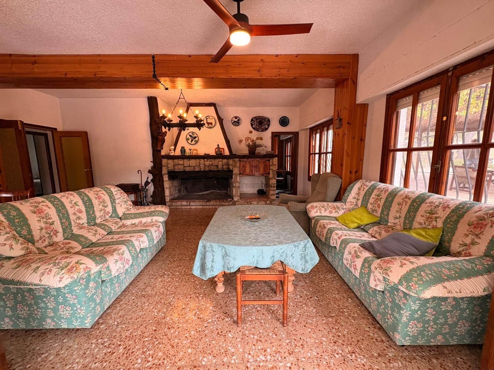 4 soverom Villa til salgs i Sax med svømmebasseng garasje - € 315 000 (Ref: 9590652)