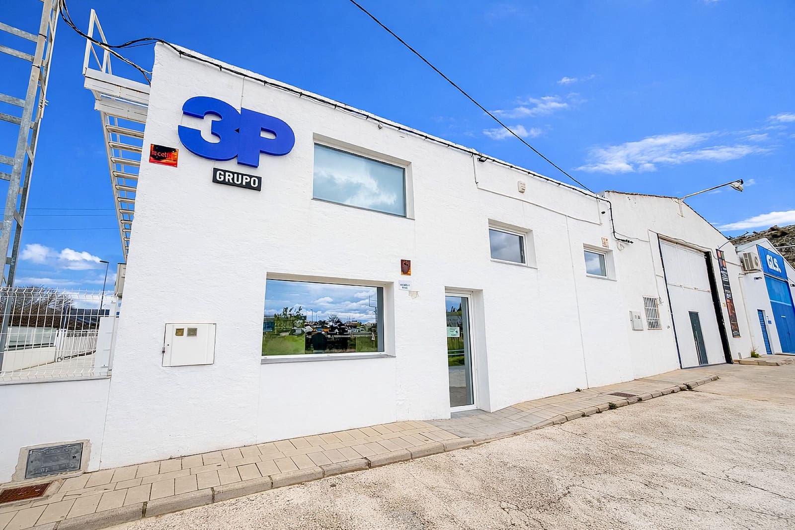 4 makuuhuone Kaupallinen myytävänä paikassa Villena mukana 
autotalli - 226 600 € (Ref: 9594588)