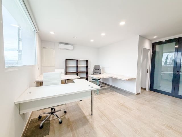 4 makuuhuone Kaupallinen myytävänä paikassa Villena mukana 
autotalli - 226 600 € (Ref: 9594588)