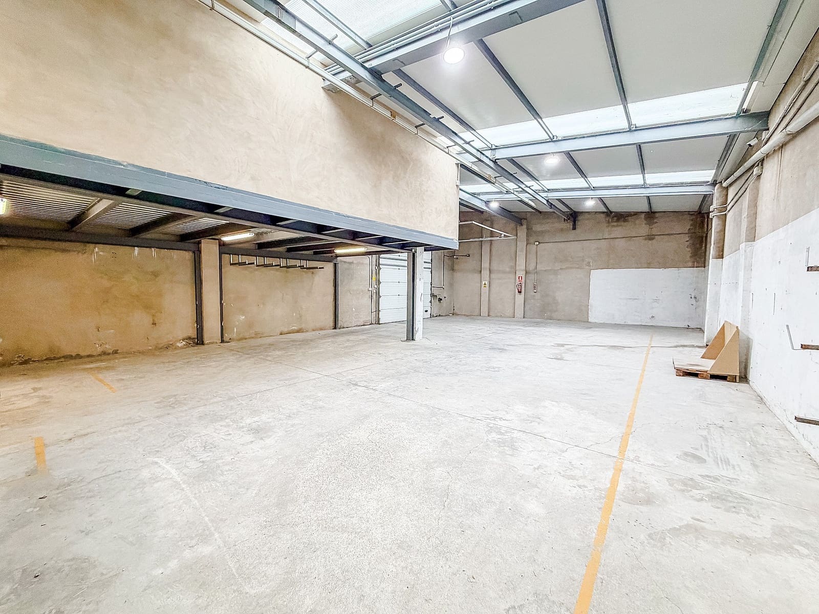 4 makuuhuone Kaupallinen myytävänä paikassa Villena mukana 
autotalli - 226 600 € (Ref: 9594588)