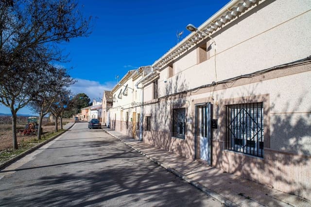 5 bedroom Finca/Country House for sale in Pinoso with pool - € 179,950 (Ref: 9594589)