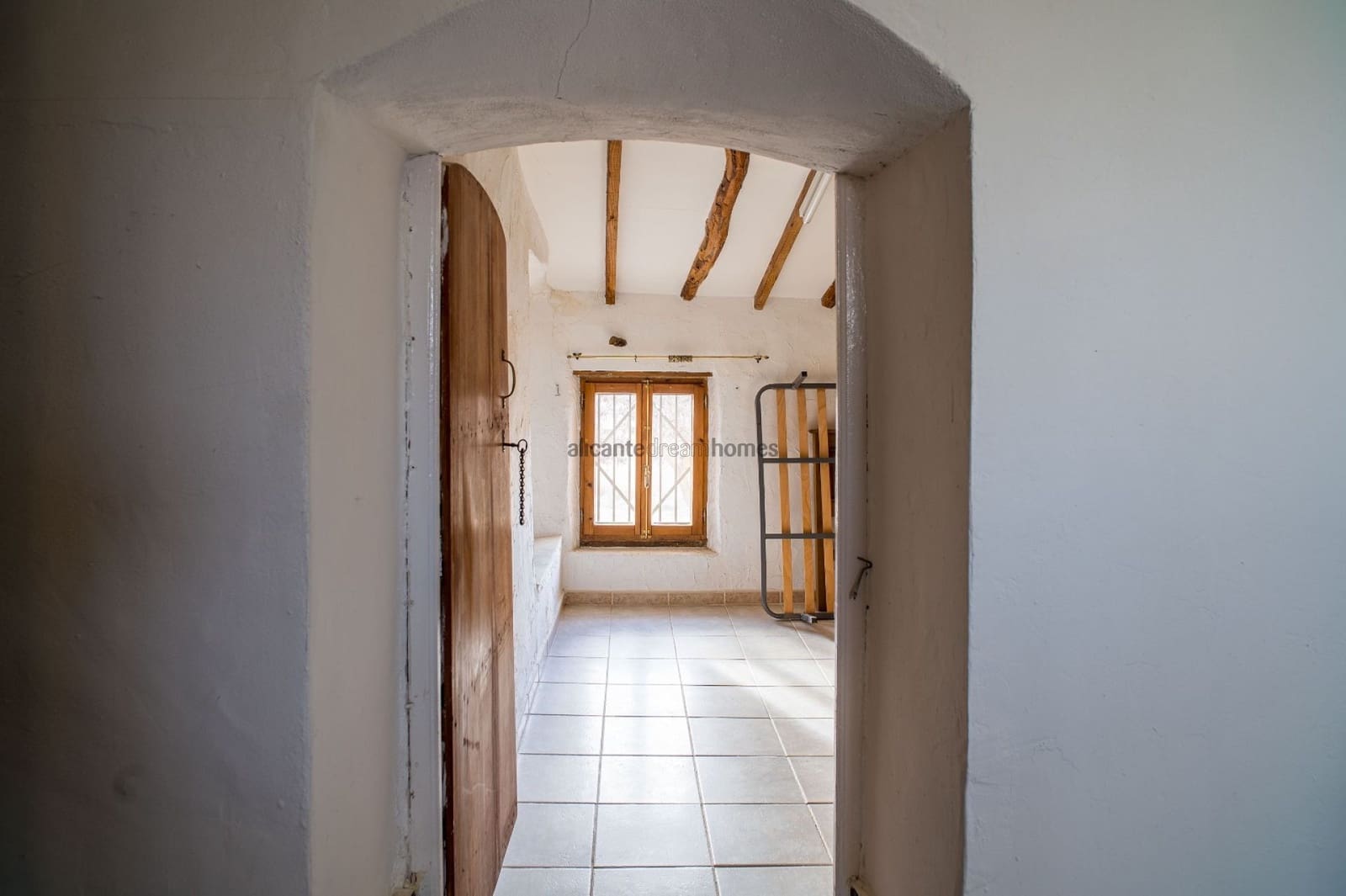 5 bedroom Finca/Country House for sale in Pinoso with pool - € 179,950 (Ref: 9594589)