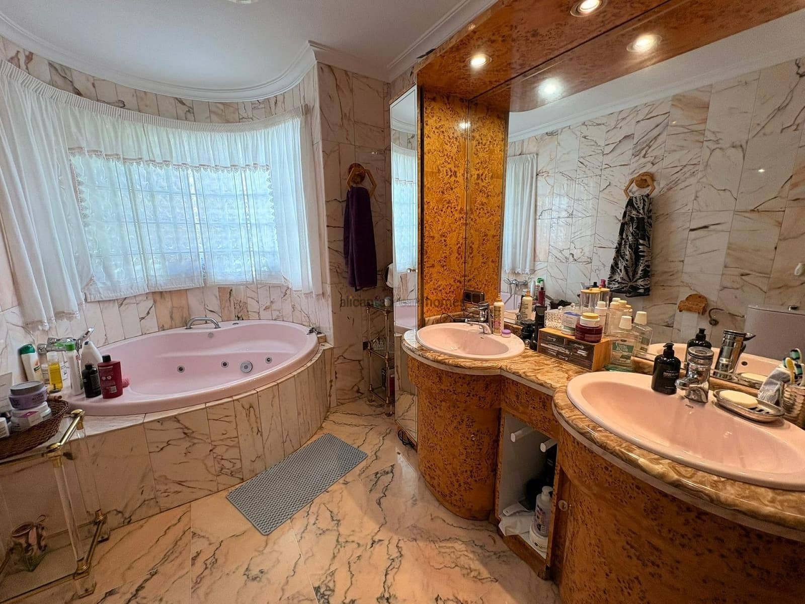 6 soverom Villa til salgs i Sax med svømmebasseng garasje - € 599 995 (Ref: 9598624)