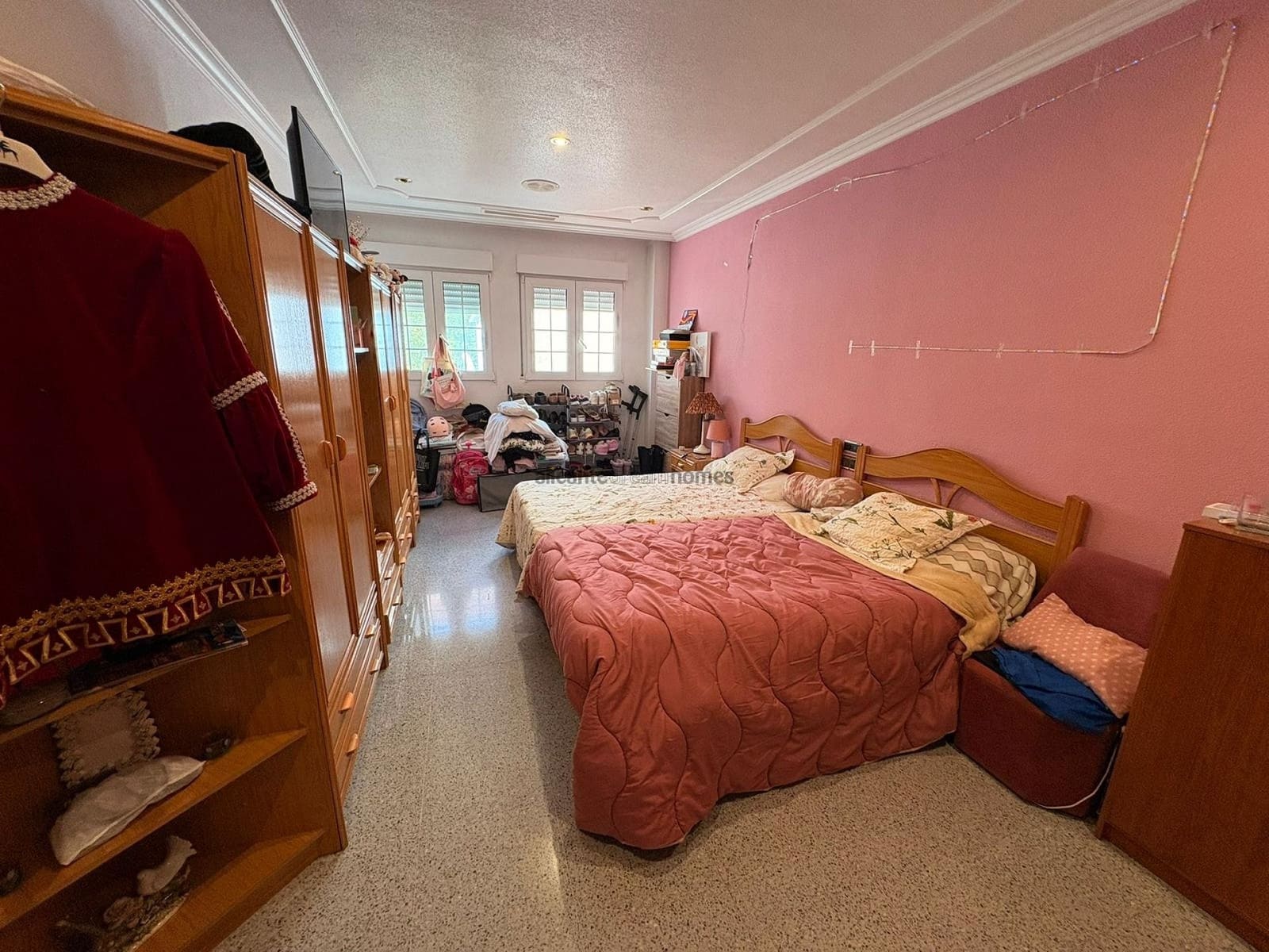 6 soverom Villa til salgs i Sax med svømmebasseng garasje - € 599 995 (Ref: 9598624)