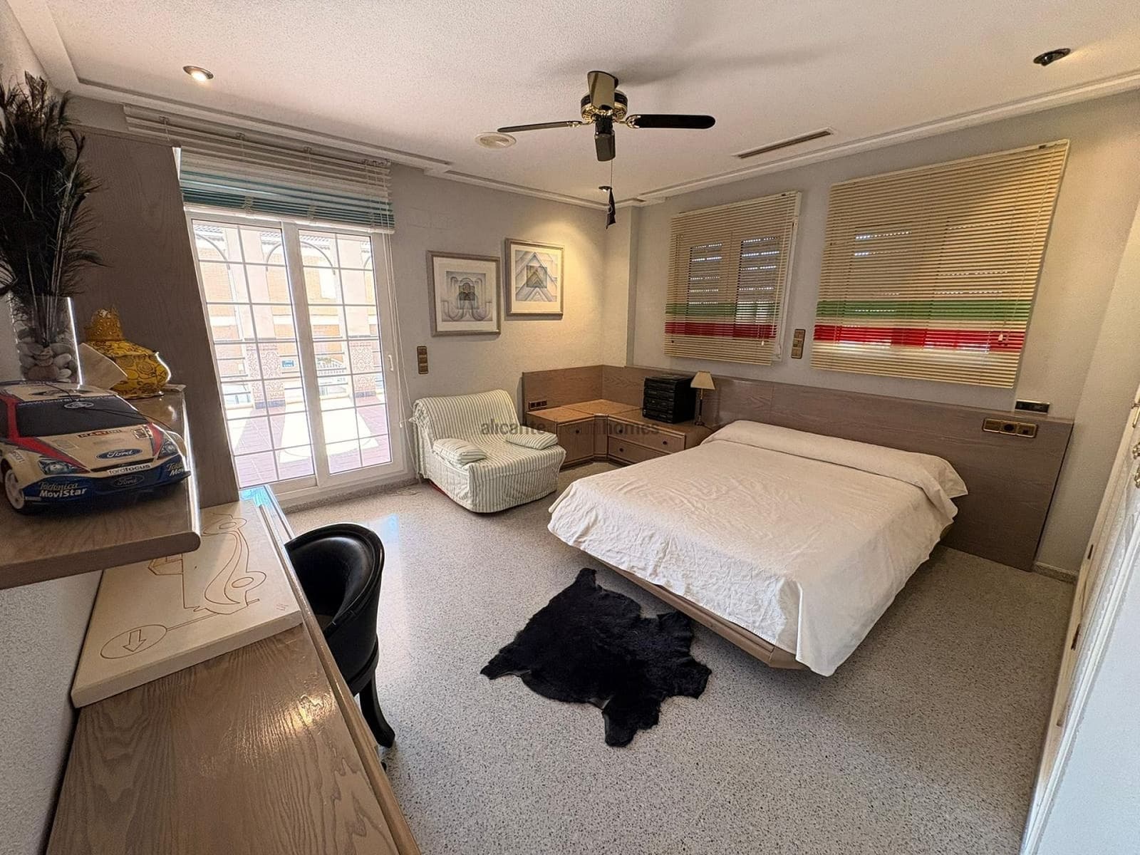 6 soverom Villa til salgs i Sax med svømmebasseng garasje - € 599 995 (Ref: 9598624)