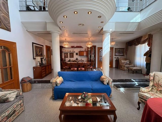 6 soverom Villa til salgs i Sax med svømmebasseng garasje - € 599 995 (Ref: 9598624)