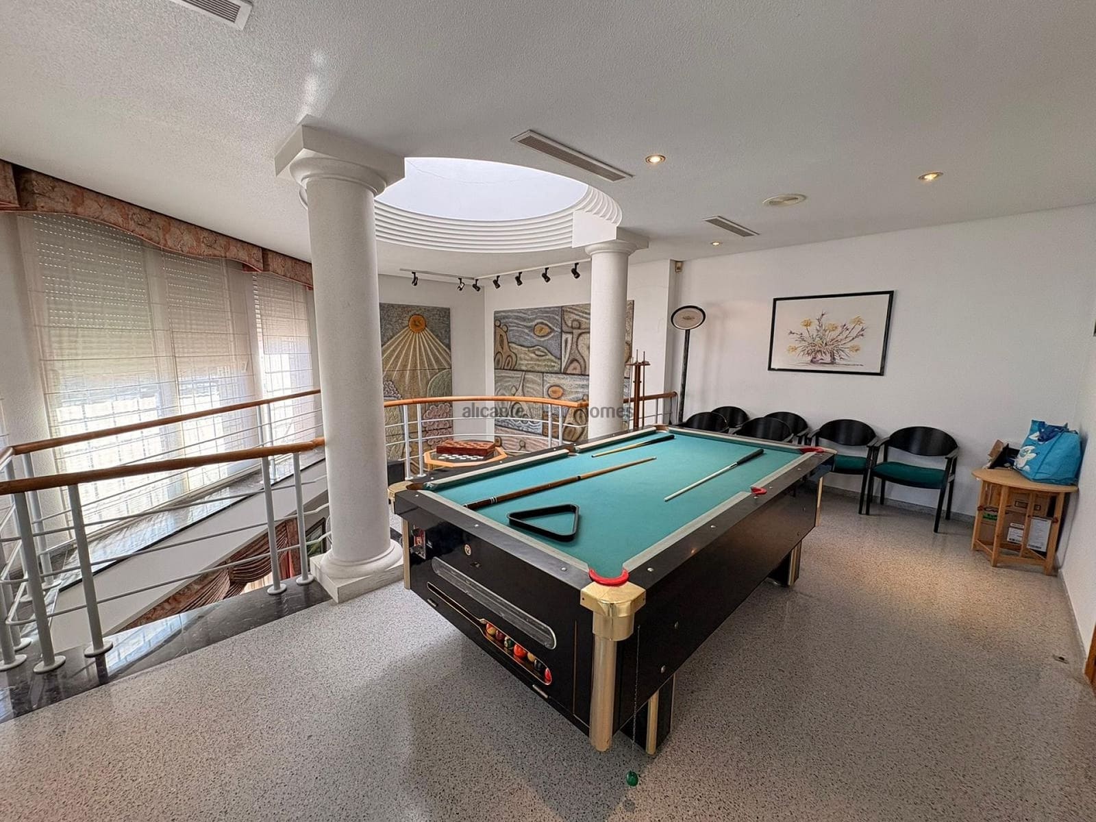 6 soverom Villa til salgs i Sax med svømmebasseng garasje - € 599 995 (Ref: 9598624)