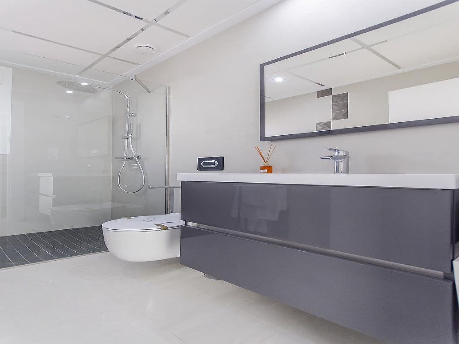 3 makuuhuone Huvila myytävänä paikassa Los Montesinos mukana uima-altaan - 399 900 € (Ref: 9600890)