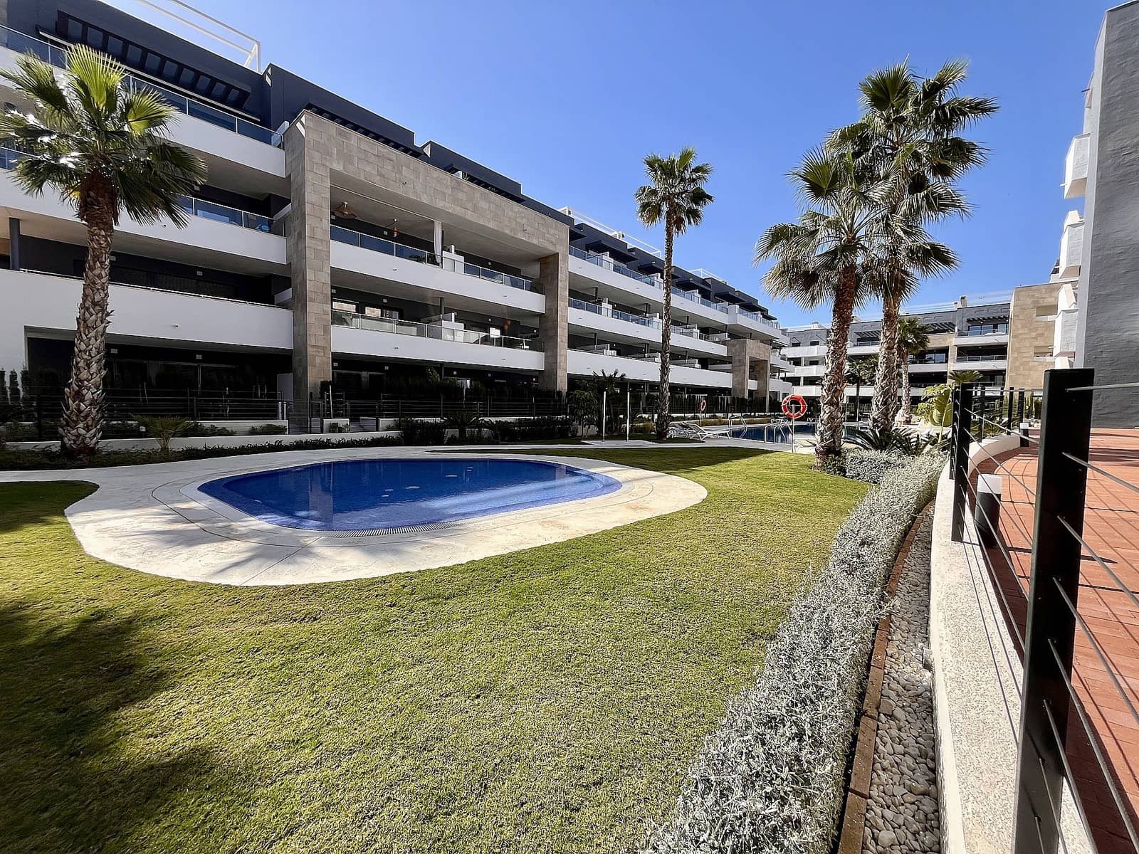 2 quarto Penthouse para venda em Playa Flamenca com piscina garagem - 449 950 € (Ref: 9600934)