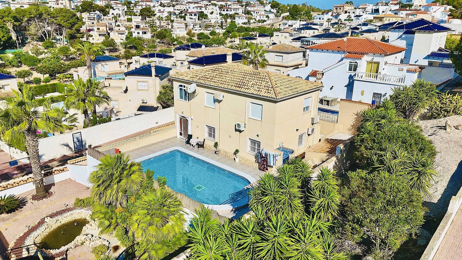 7 slaapkamer Villa te koop in San Miguel de Salinas met zwembad - € 375.000 (Ref: 9600946)