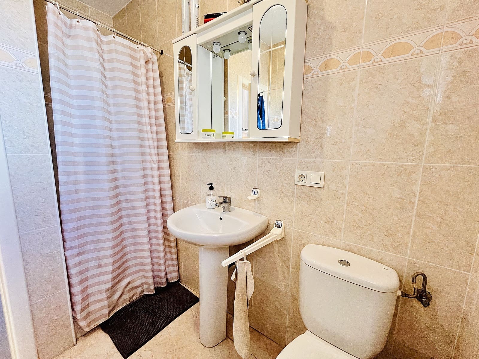 7 slaapkamer Villa te koop in San Miguel de Salinas met zwembad - € 375.000 (Ref: 9600946)