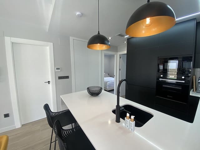 3 quarto Bungalow para venda em Punta Prima, Orihuela com piscina - 440 000 € (Ref: 9600951)