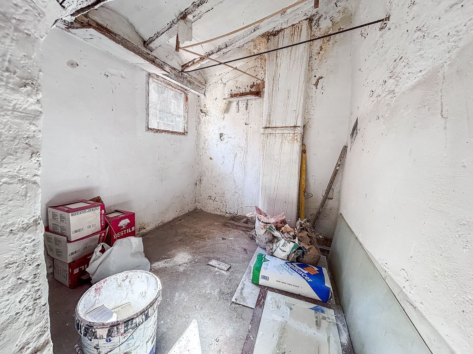 4 sovrum Hus till salu i Onil - 90 000 € (Ref: 9600975)