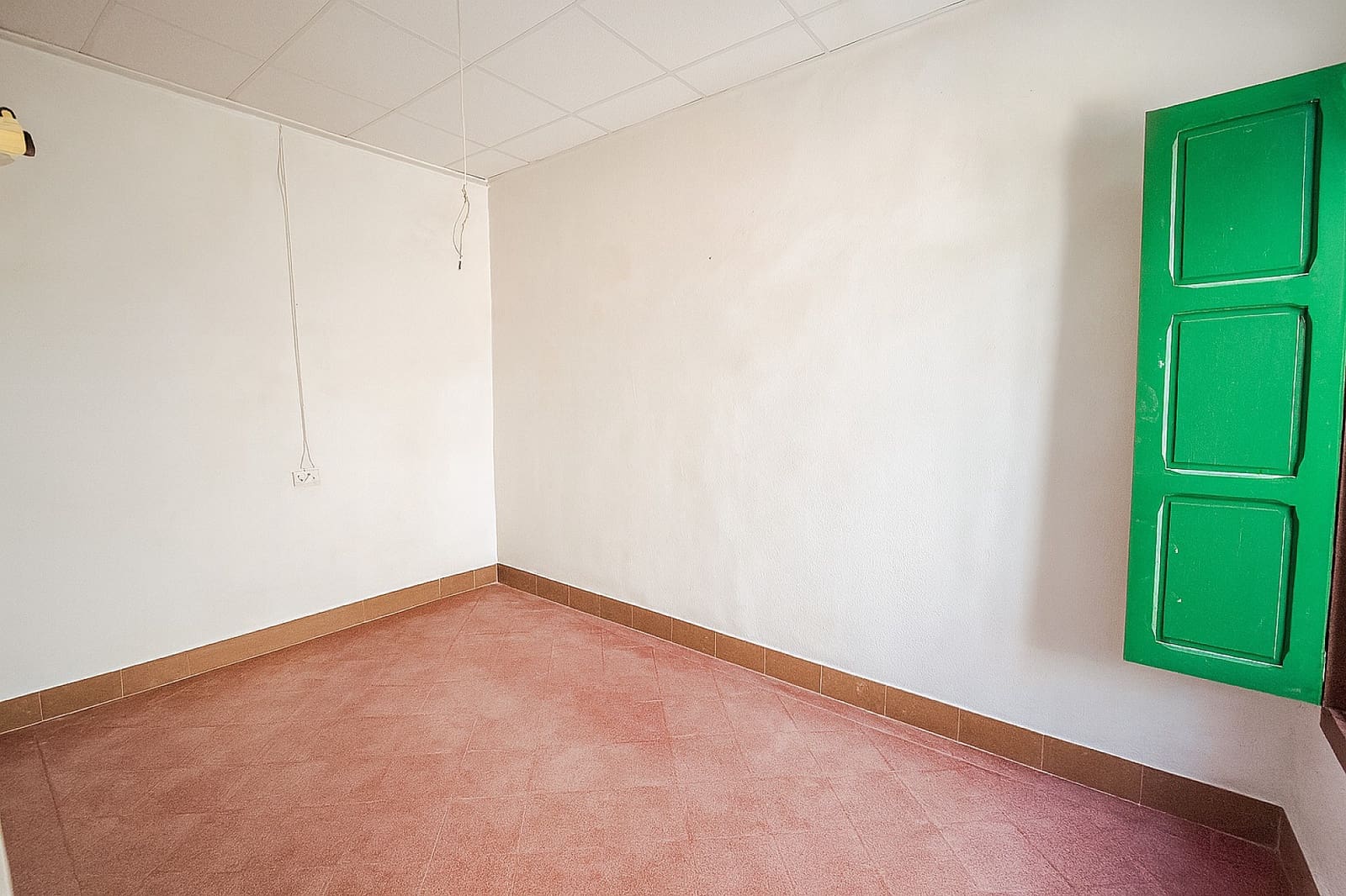 Pareado de 9 habitaciones en Sax en venta con garaje - 220.000 € (Ref: 9600978)