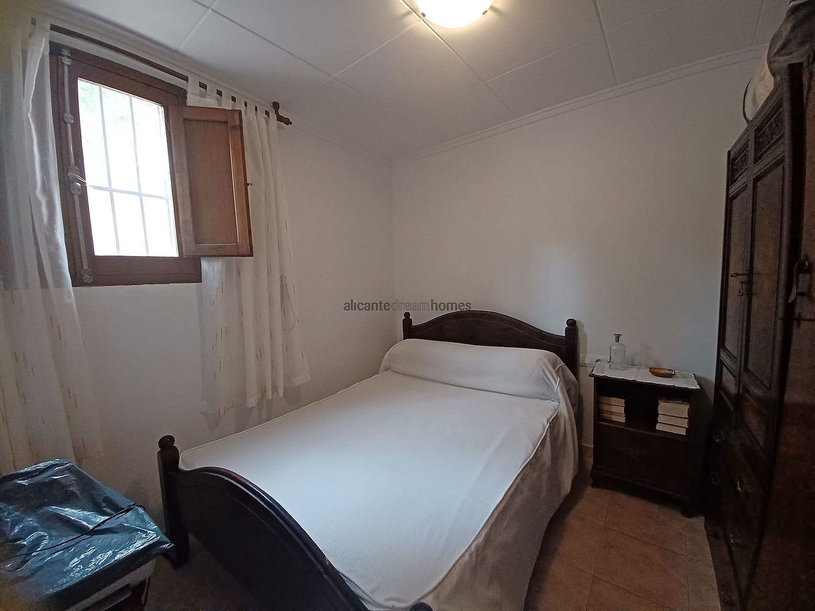 3 sypialnia Finka/Dom wiejski na sprzedaż w Yecla z basenem garażem - 199 995 € (Ref: 9600983)