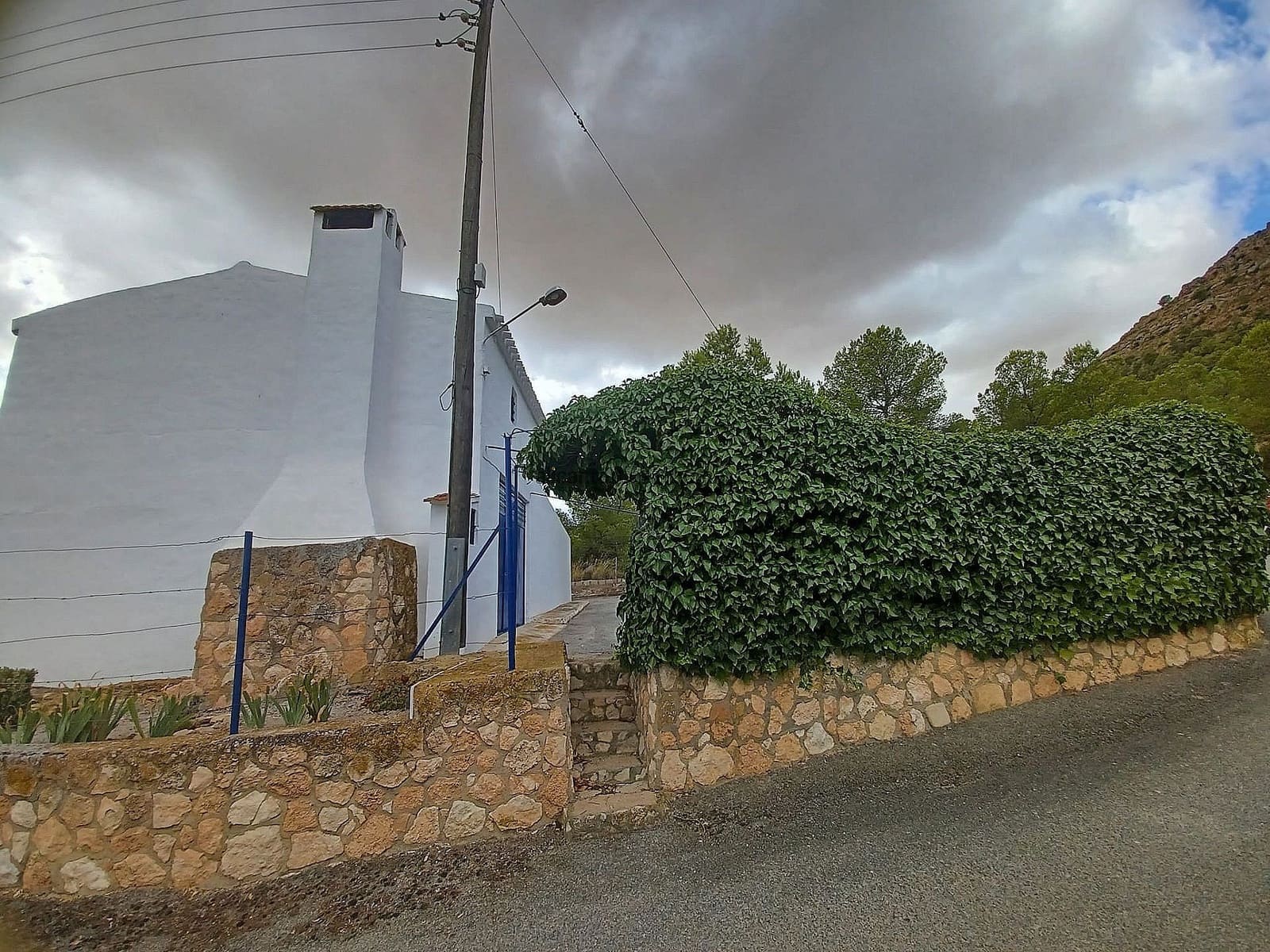 3 sypialnia Finka/Dom wiejski na sprzedaż w Yecla z basenem garażem - 199 995 € (Ref: 9600983)