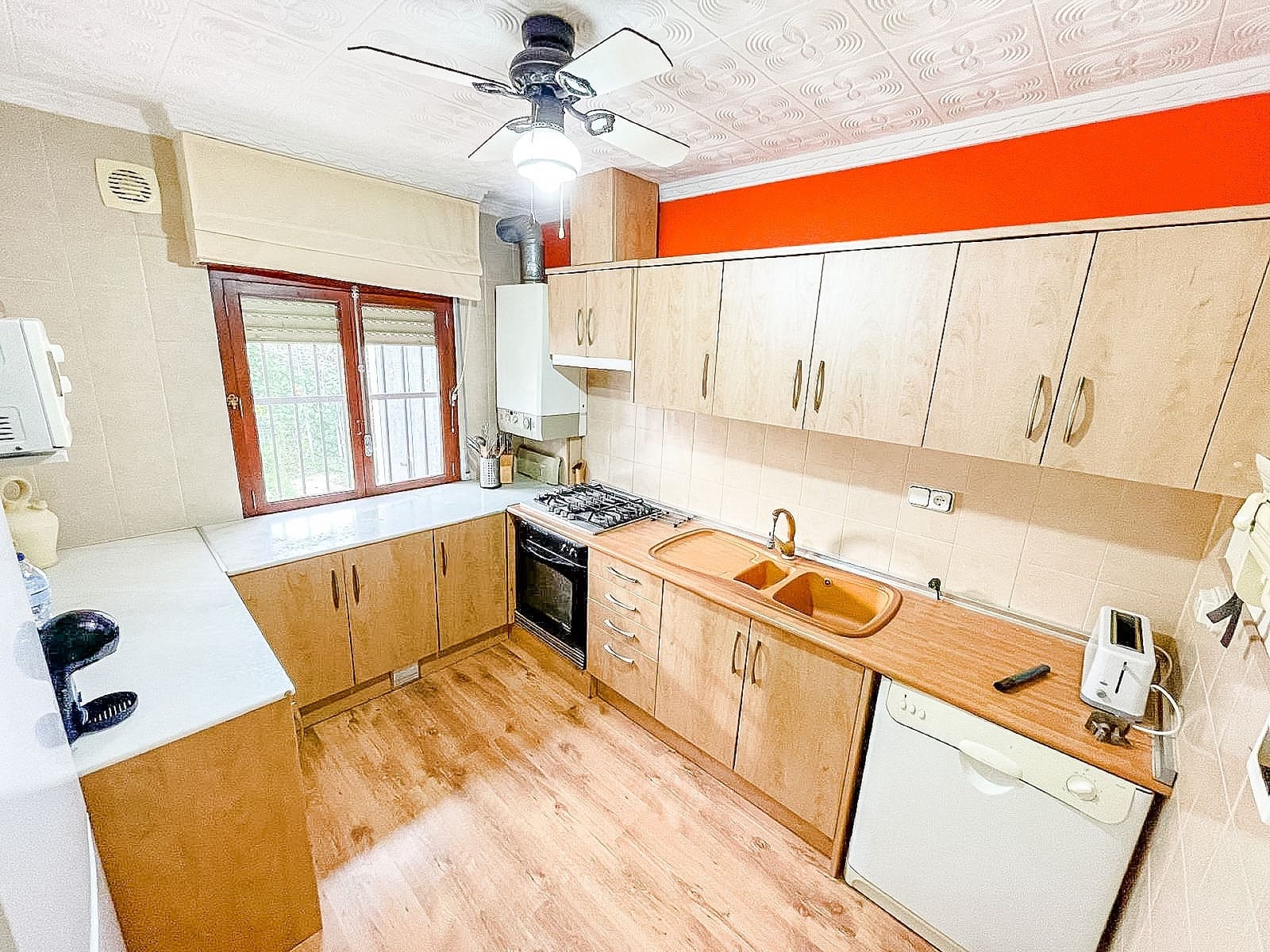 4 makuuhuone Huvila myytävänä paikassa Tibi mukana uima-altaan 
autotalli - 220 000 € (Ref: 9604557)