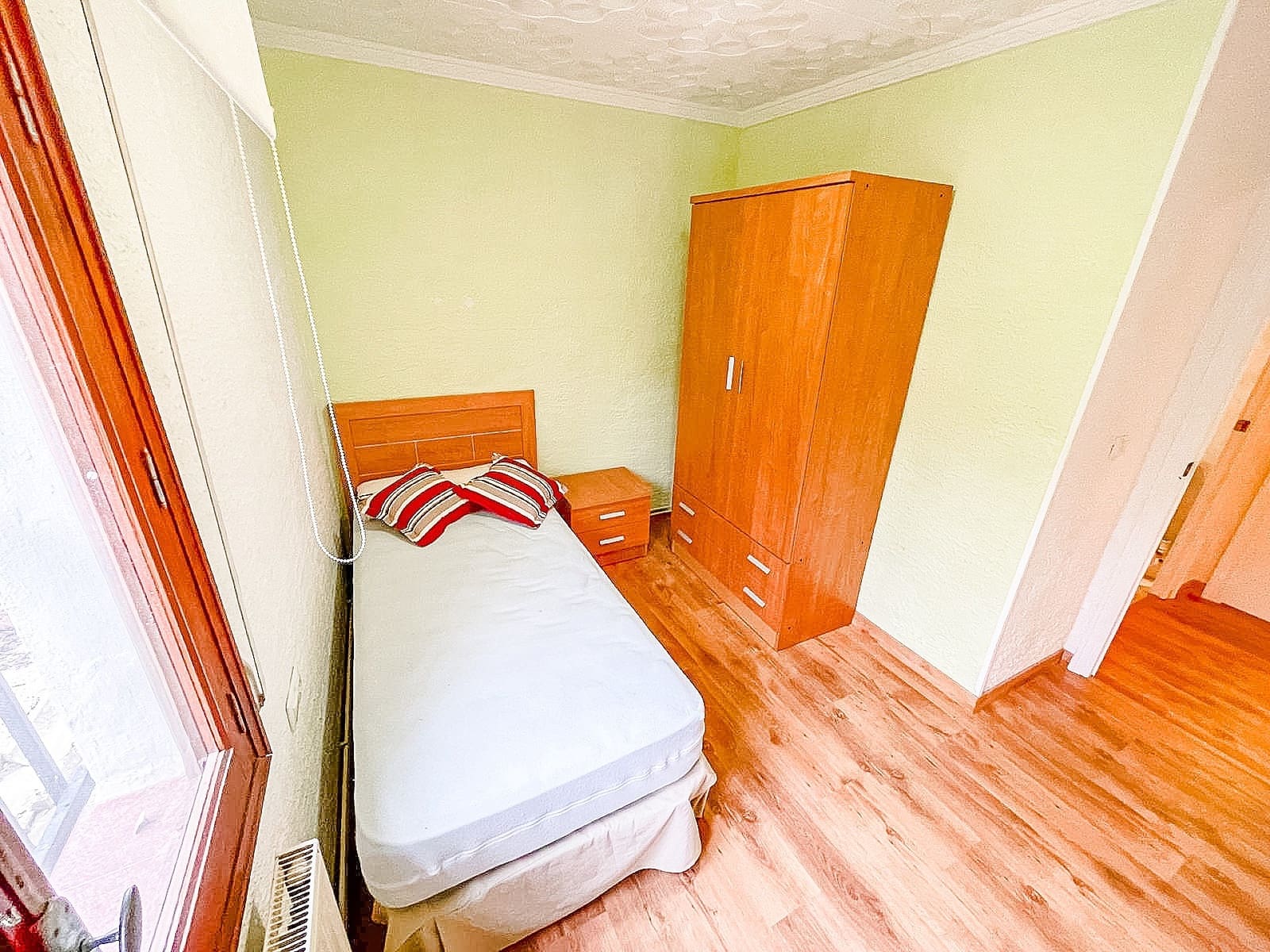 4 makuuhuone Huvila myytävänä paikassa Tibi mukana uima-altaan 
autotalli - 220 000 € (Ref: 9604557)