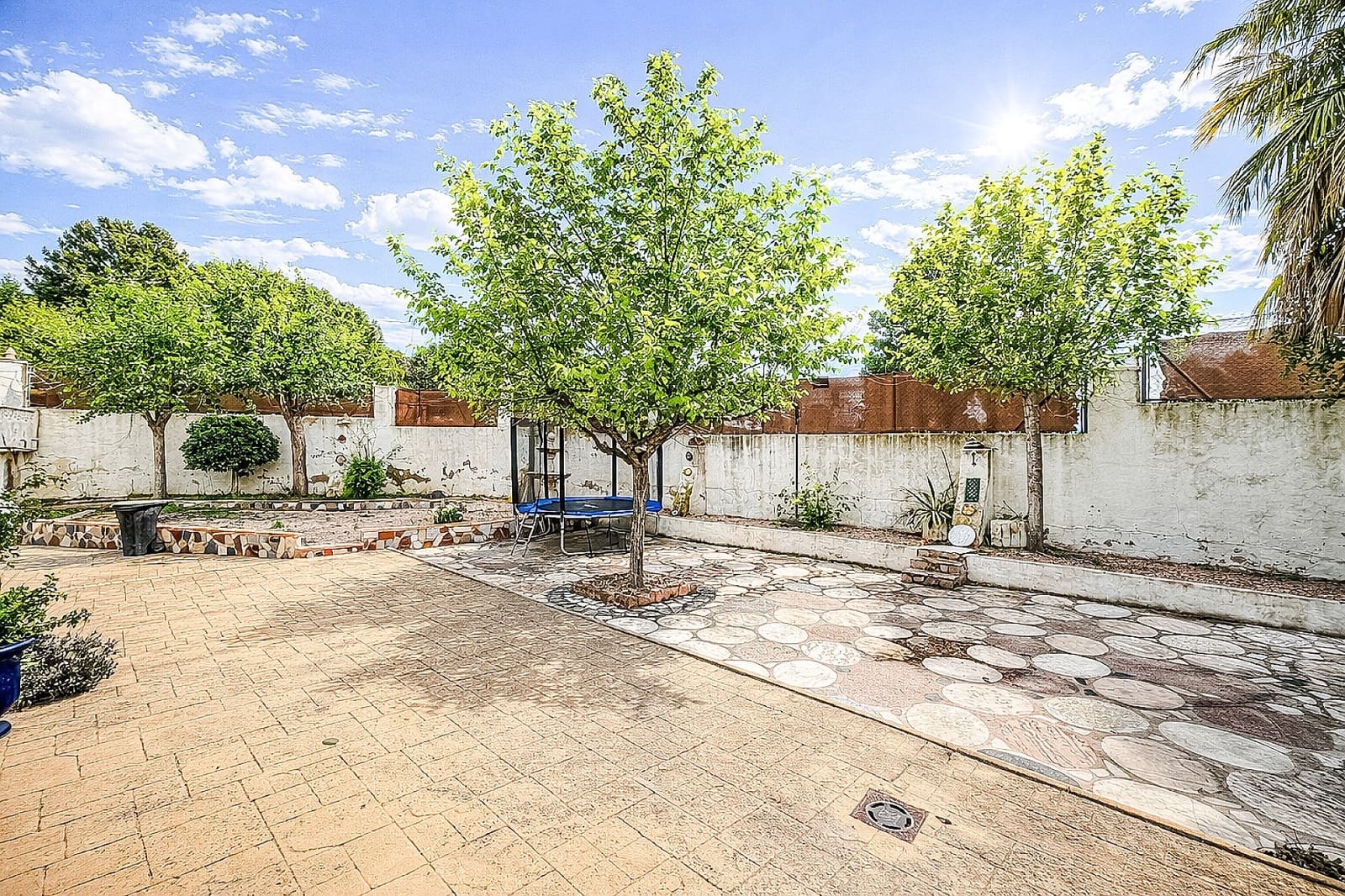 4 makuuhuone Huvila myytävänä paikassa Tibi mukana uima-altaan 
autotalli - 220 000 € (Ref: 9604557)