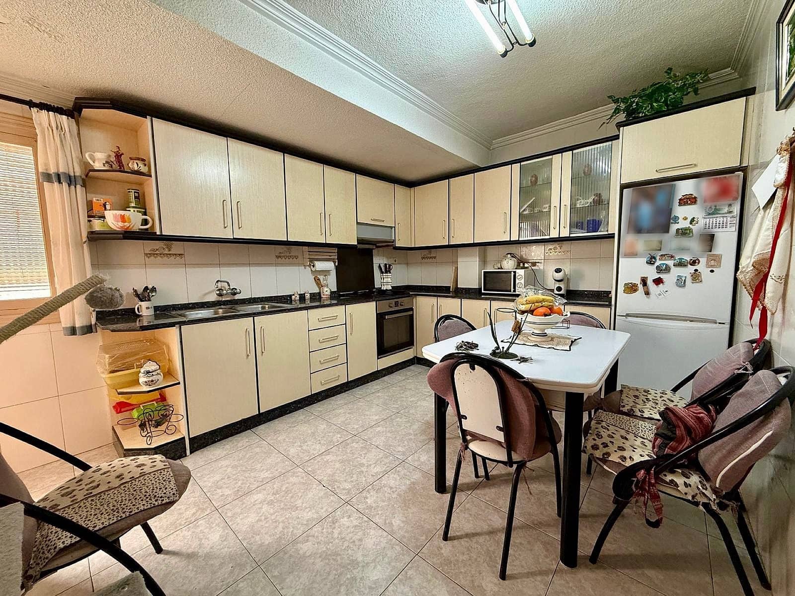 5 makuuhuone Huoneisto myytävänä paikassa Pinoso - 130 000 € (Ref: 9610772)