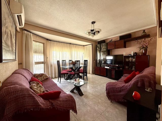 5 makuuhuone Huoneisto myytävänä paikassa Pinoso - 130 000 € (Ref: 9610772)