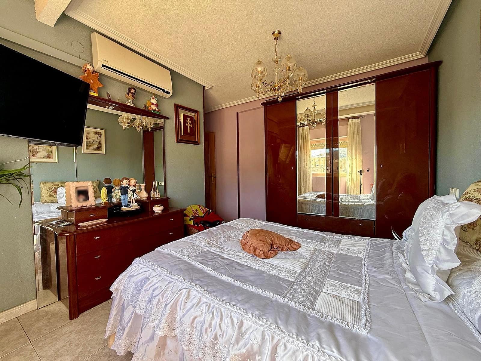 5 makuuhuone Huoneisto myytävänä paikassa Pinoso - 130 000 € (Ref: 9610772)