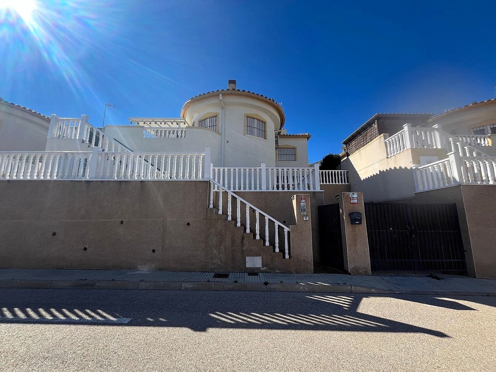 3 bedroom Villa for sale in Castalla with pool - € 260,000 (Ref: 9610773)