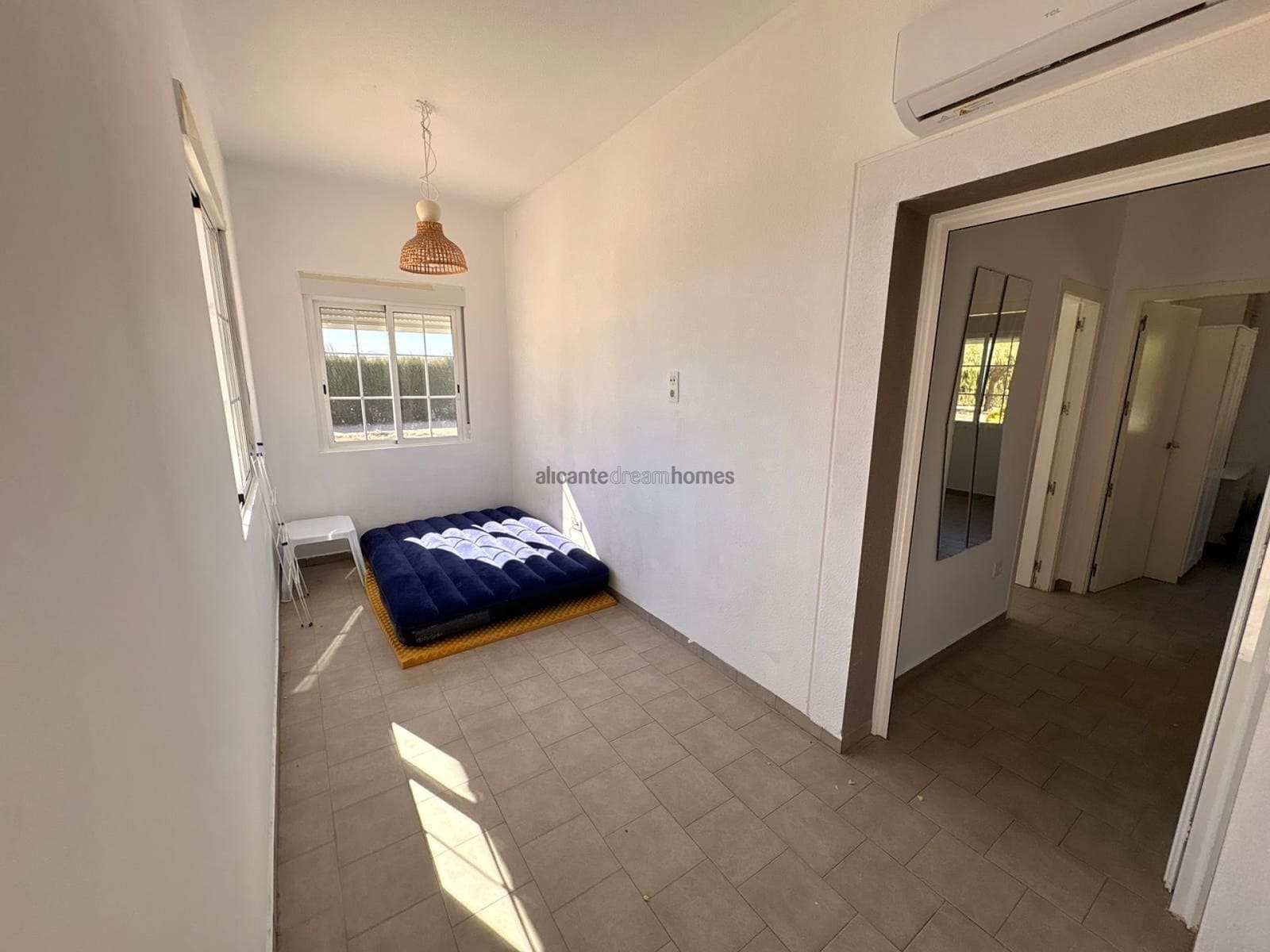 6 bedroom Villa for sale in Pinoso with pool - € 465,000 (Ref: 9614649)